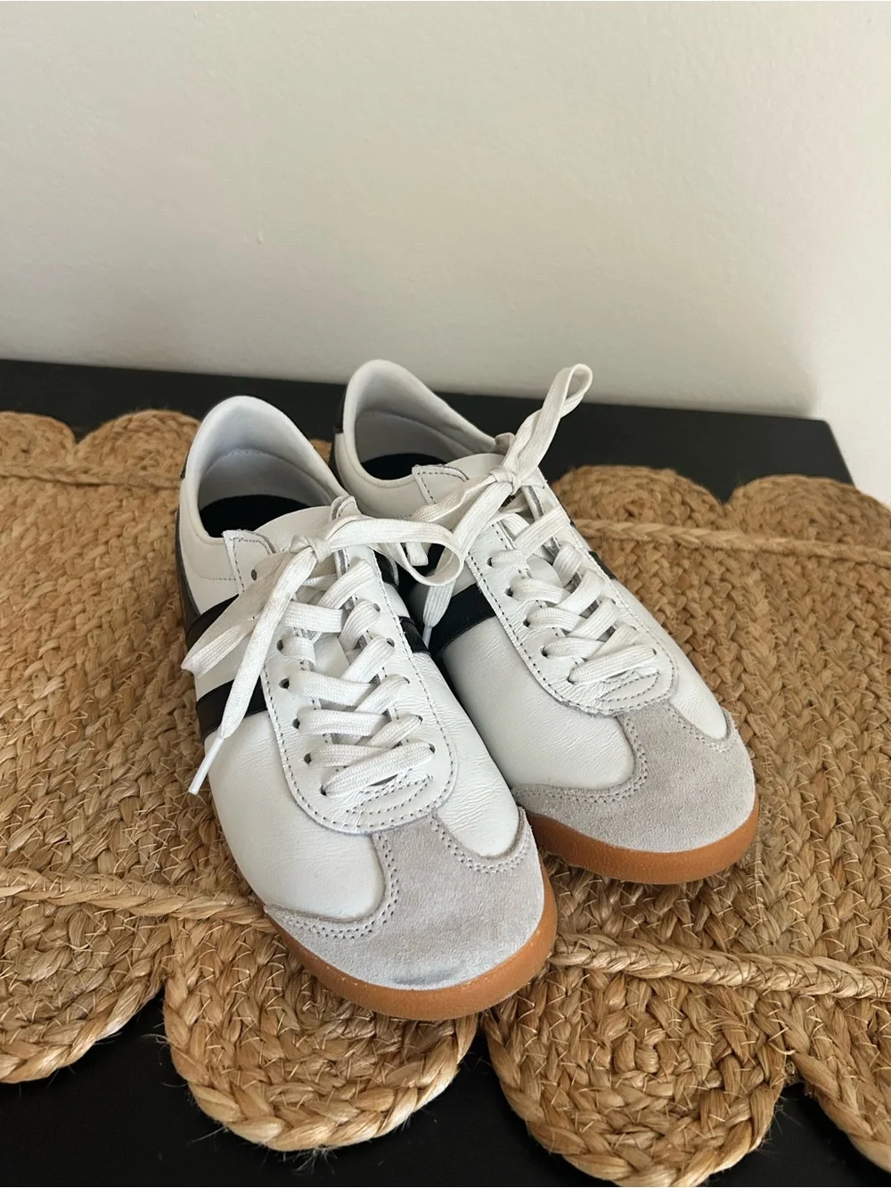 Gola Classics Bullet Leather Sneakers White Black Gum Women’s 7.5 old money #49